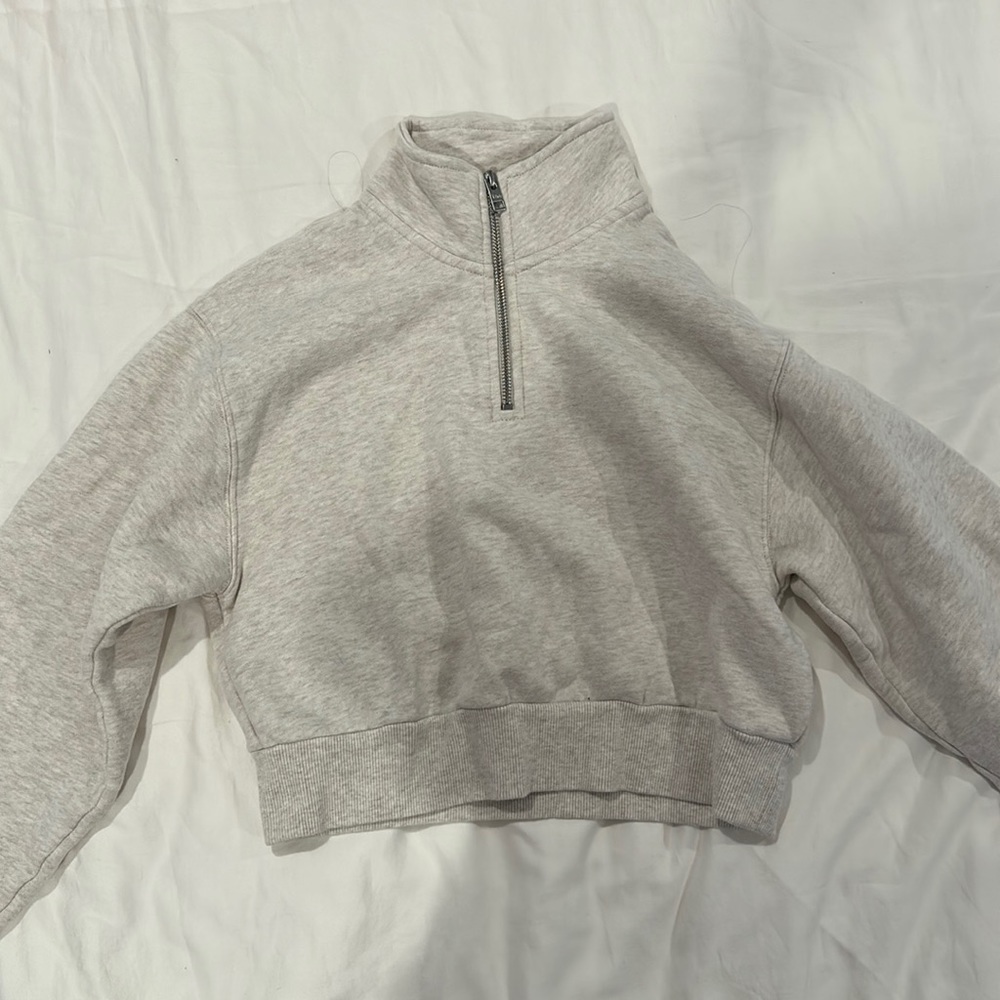 Cropped Aritzia sweater